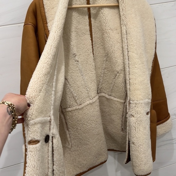 Frame | RARE NWT Cocoon Shearling Coat seen on Giselle Bundchen and Olivia Munn - Picture 12 of 12